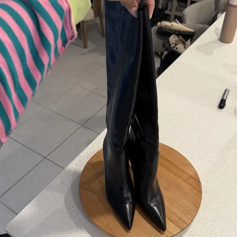 Femme Los Angeles 9 The Soho Boots in Nero Knee High Leather Pointed Stiletto